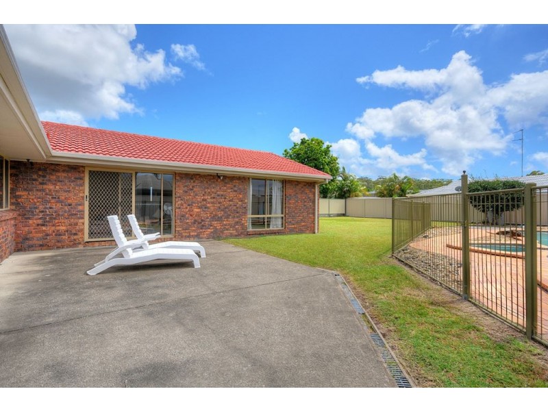 5 Coronet Crescent, Burleigh Waters QLD 4220