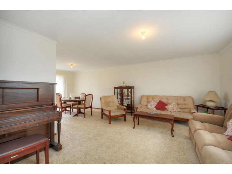 5 Coronet Crescent, Burleigh Waters QLD 4220