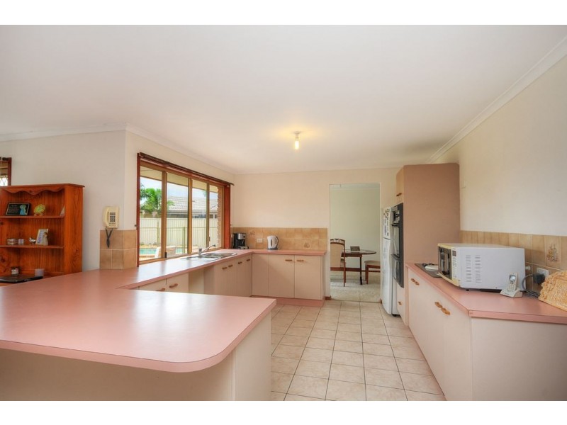 5 Coronet Crescent, Burleigh Waters QLD 4220