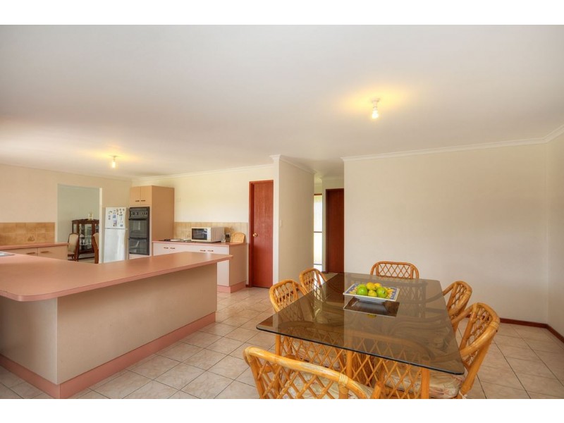 5 Coronet Crescent, Burleigh Waters QLD 4220