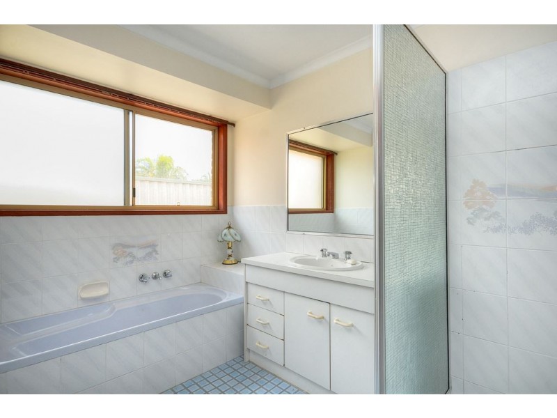 5 Coronet Crescent, Burleigh Waters QLD 4220