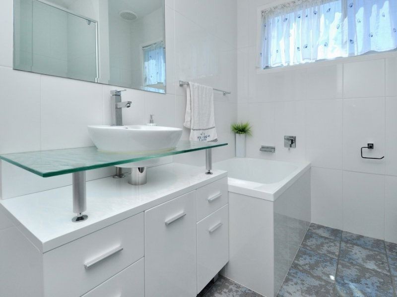 27 Sunshine Boulevard, Broadbeach Waters QLD 4218