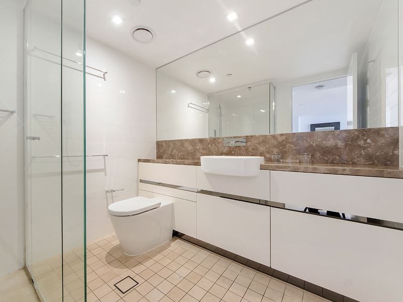 3604/4 The Esplanade, Surfers Paradise QLD 4217