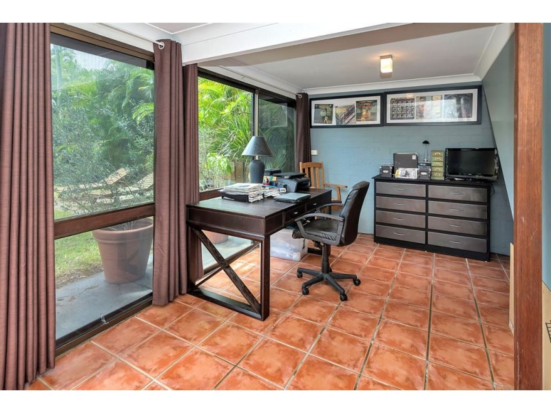 23 Hillview Parade, Ashmore QLD 4214