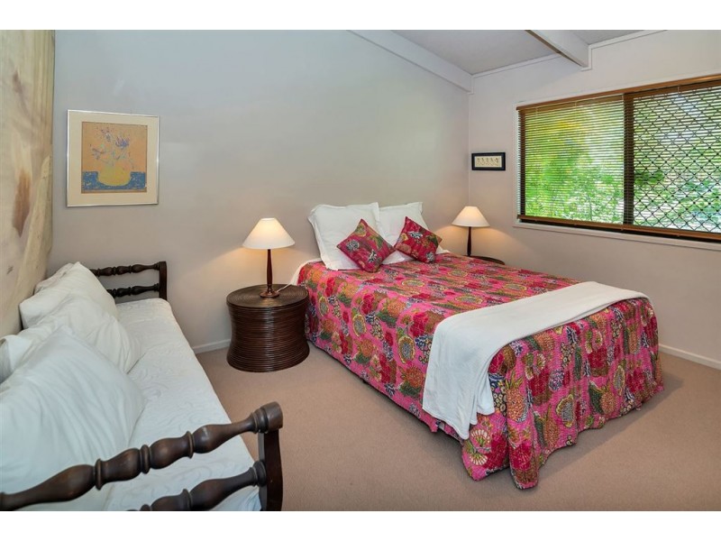 23 Hillview Parade, Ashmore QLD 4214