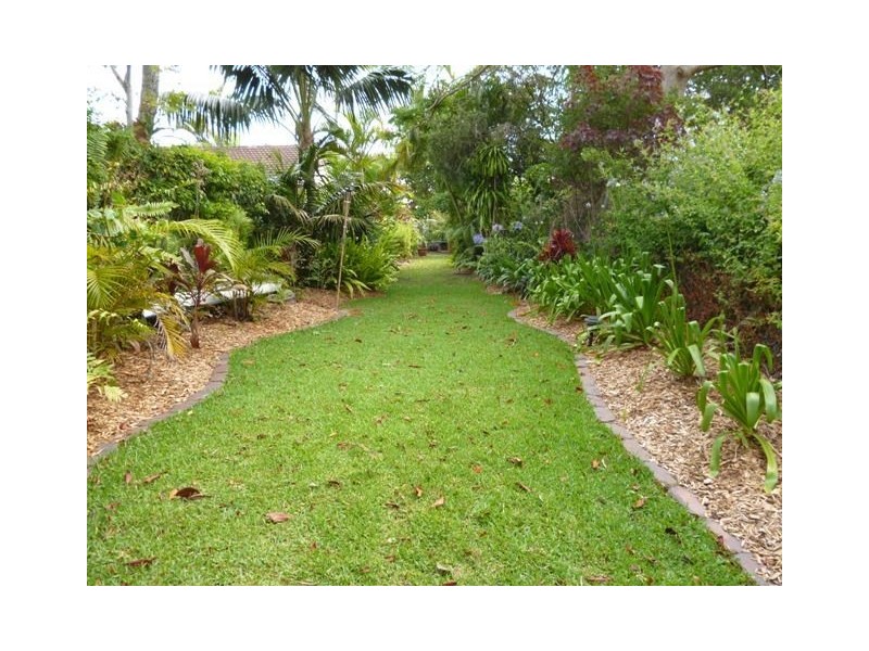 22 Karina Crescent, Broadbeach Waters QLD 4218