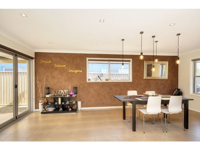 5 Chianti Avenue, Mermaid Waters QLD 4218