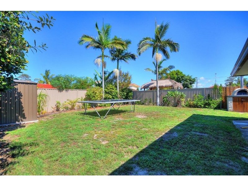 5 Chianti Avenue, Mermaid Waters QLD 4218