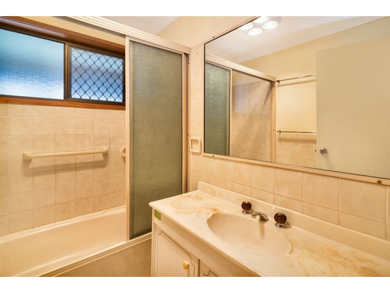 3 Orlando Court, Highland Park QLD 4211