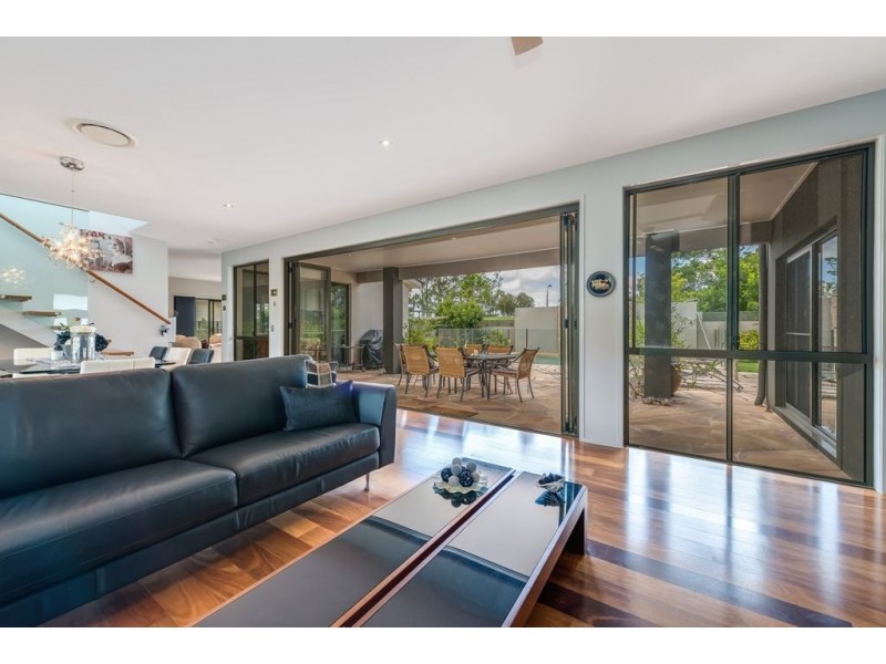 8-10 Kambah Place, Reedy Creek QLD 4227