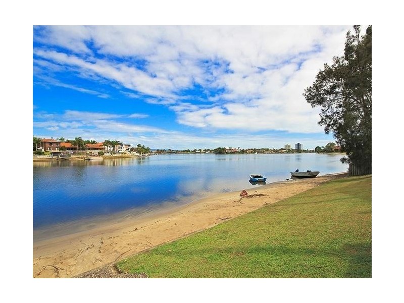 11/9 Jodie Court, Mermaid Waters QLD 4218