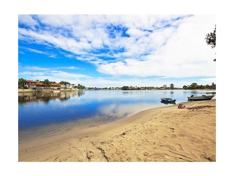 11/9 Jodie Court, Mermaid Waters QLD 4218