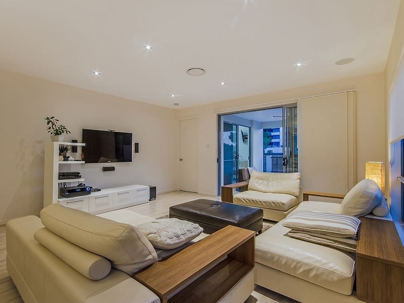 26 South Quay Drive, Biggera Waters QLD 4216