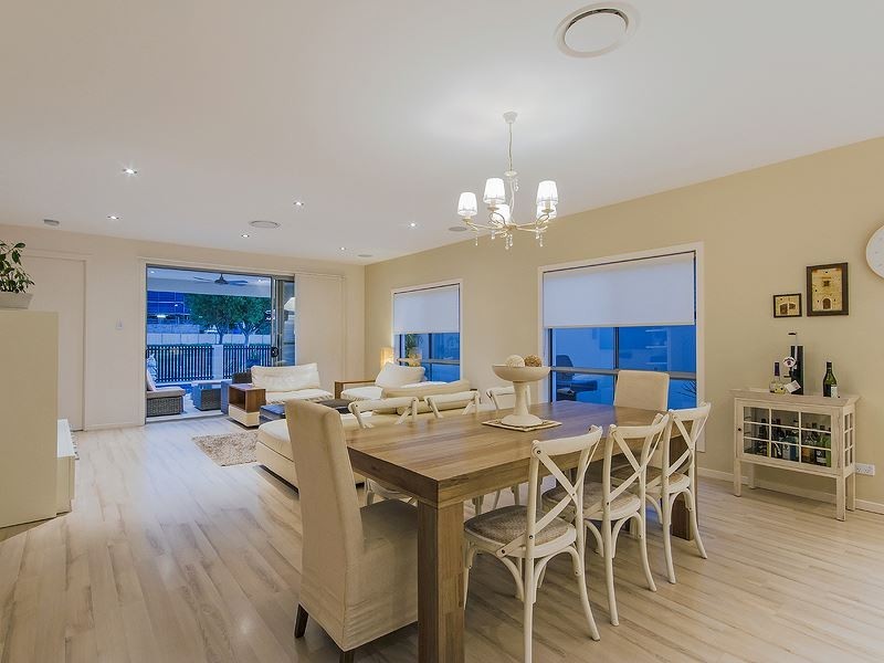 26 South Quay Drive, Biggera Waters QLD 4216