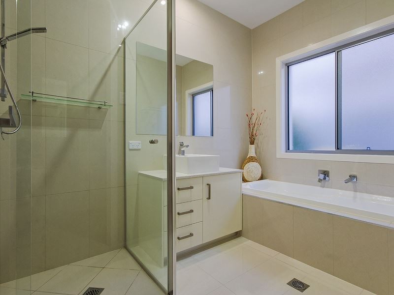 26 South Quay Drive, Biggera Waters QLD 4216