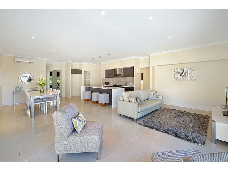 10 Iridium Drive, Hope Island QLD 4212