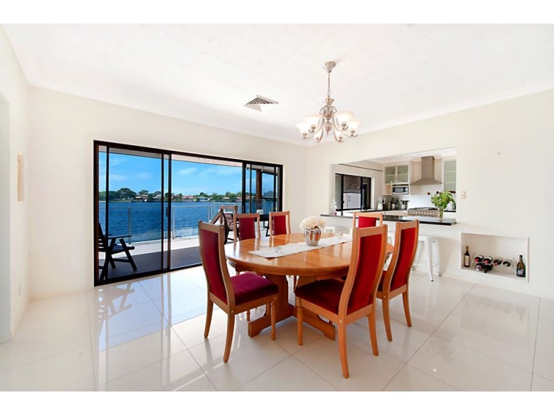 18 Compass Court, Mermaid Waters QLD 4218