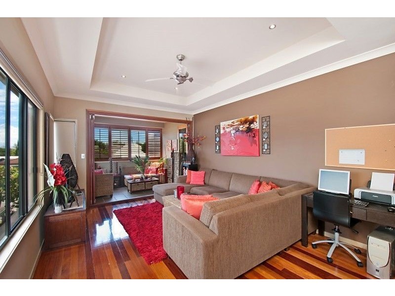 2/40 Chainey Ave, Miami QLD 4220