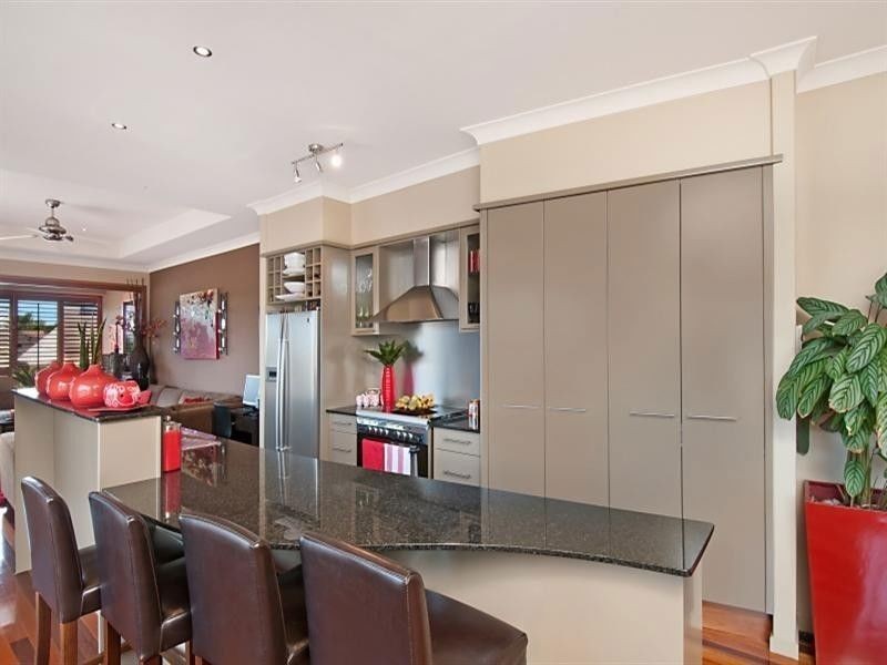 2/40 Chainey Ave, Miami QLD 4220