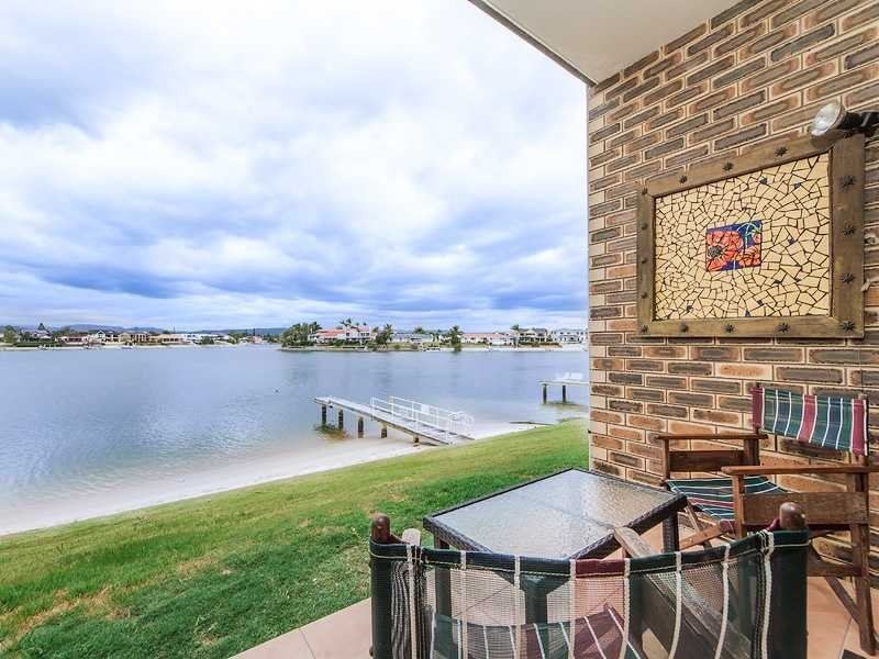 1/27 Duet Drive, Mermaid Waters QLD 4218