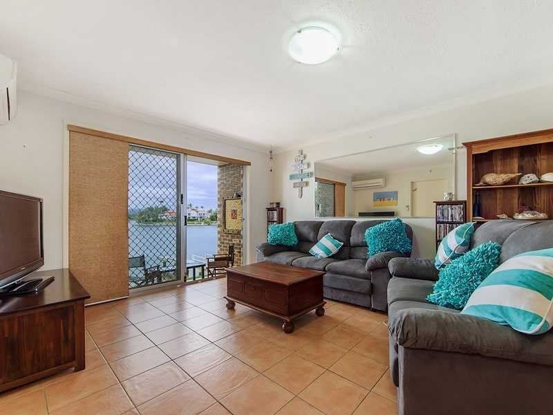 1/27 Duet Drive, Mermaid Waters QLD 4218