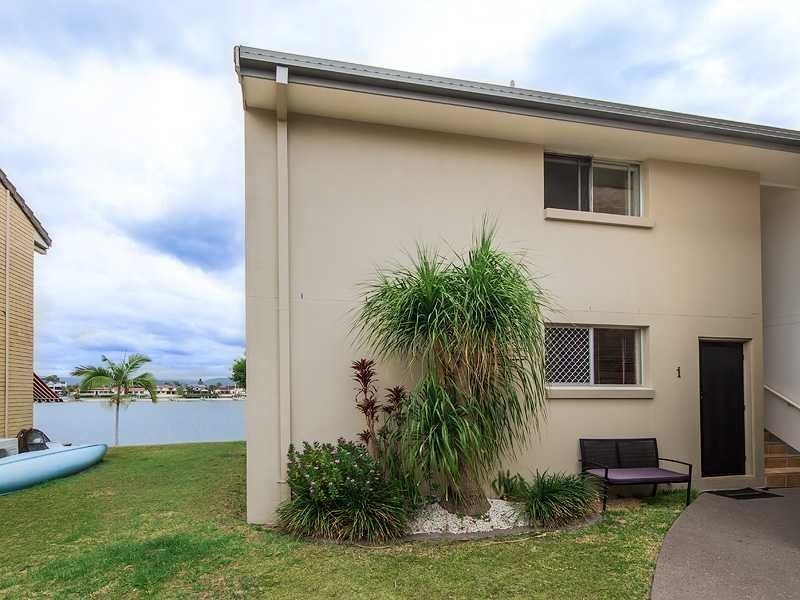 1/27 Duet Drive, Mermaid Waters QLD 4218