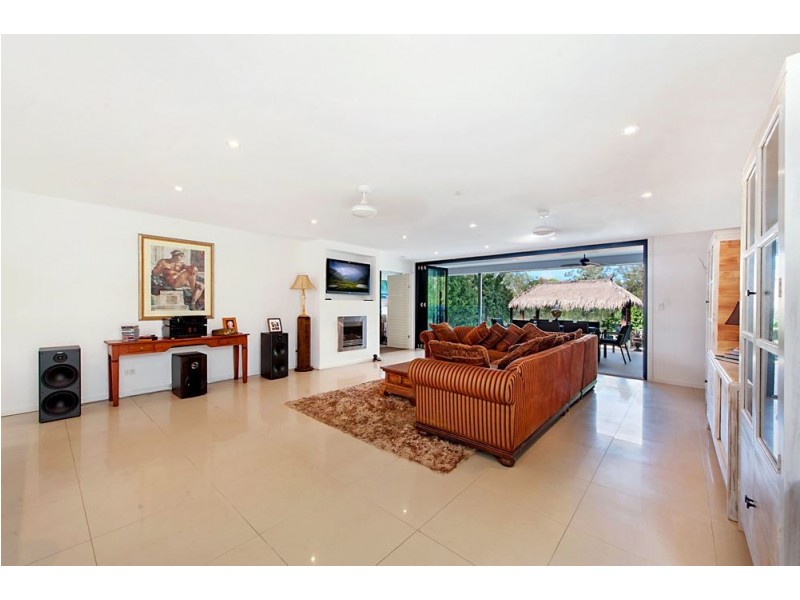 13 Kerr Avenue, Southport QLD 4215