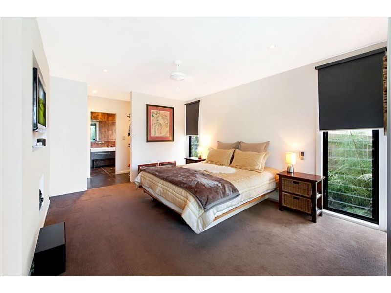 13 Kerr Avenue, Southport QLD 4215