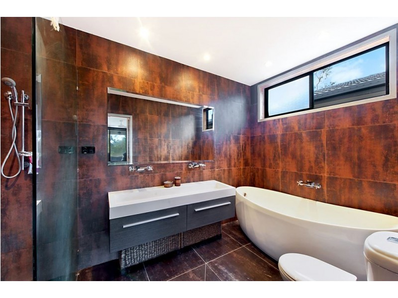 13 Kerr Avenue, Southport QLD 4215