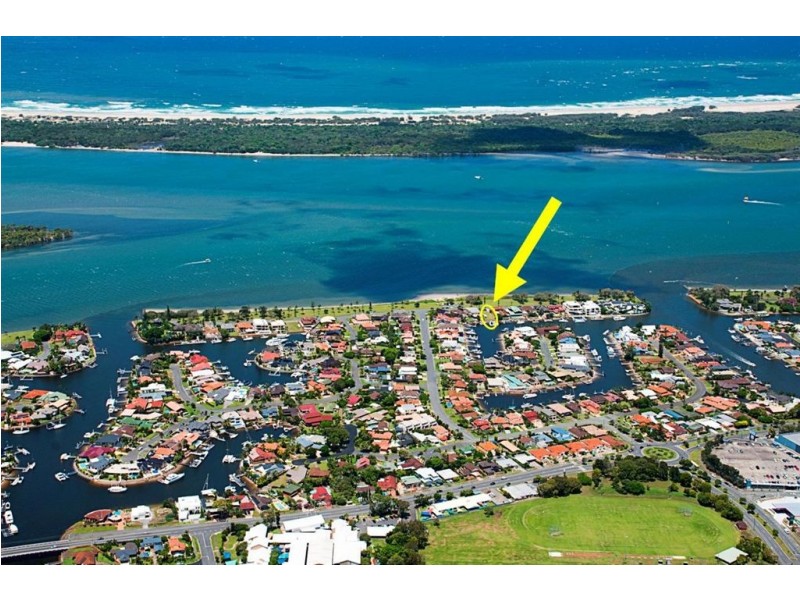 24 Shearwater Esplanade, Runaway Bay QLD 4216