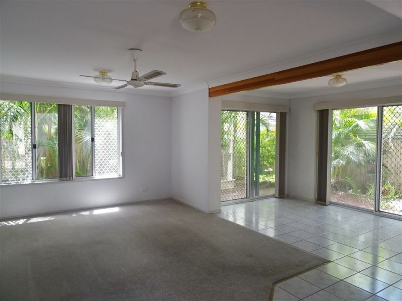 2/45 Fifth Avenue, Palm Beach QLD 4221