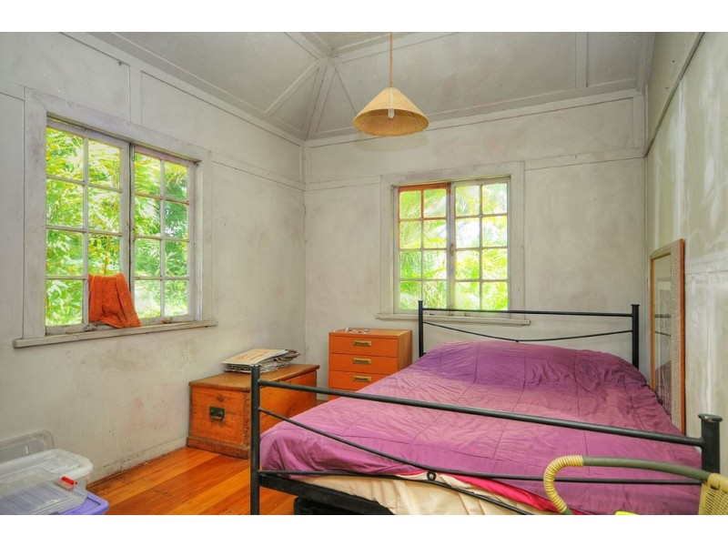 12 Anne Street, Southport QLD 4215