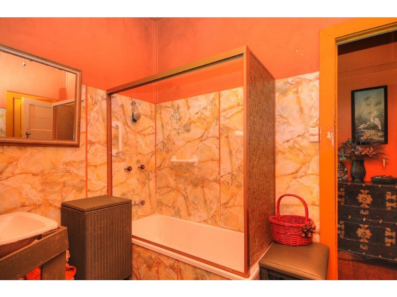 12 Anne Street, Southport QLD 4215