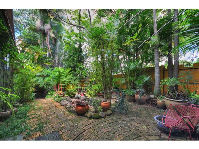 12 Anne Street, Southport QLD 4215