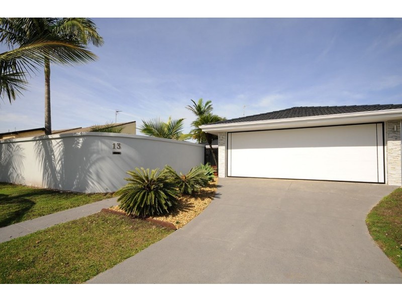 13 Sundowner Court, Mermaid Waters QLD 4218