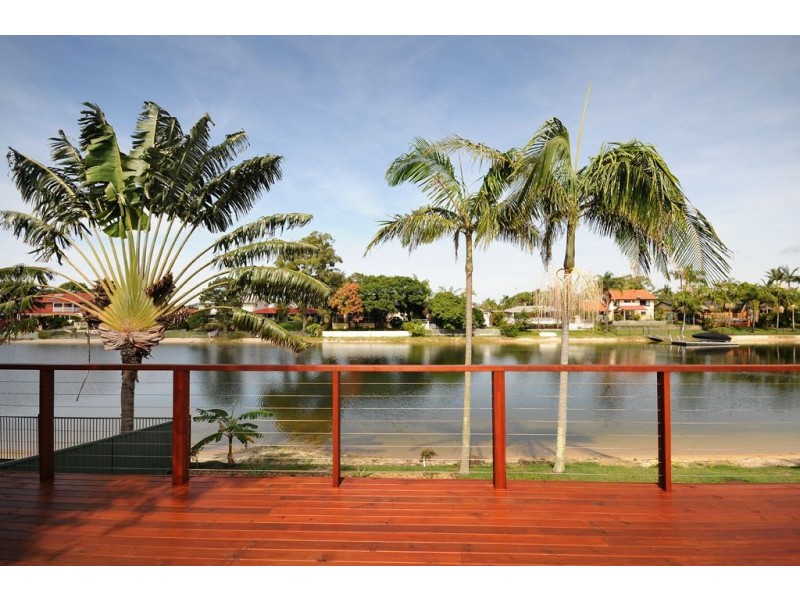 13 Sundowner Court, Mermaid Waters QLD 4218