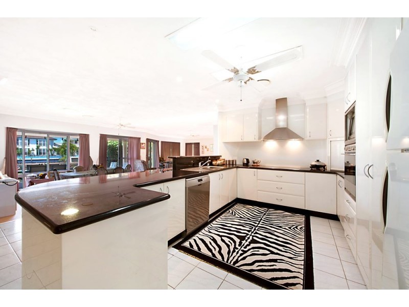 50 Pebble Beach Drive, Runaway Bay QLD 4216