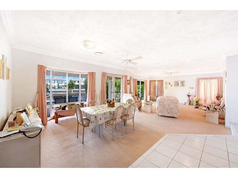 50 Pebble Beach Drive, Runaway Bay QLD 4216