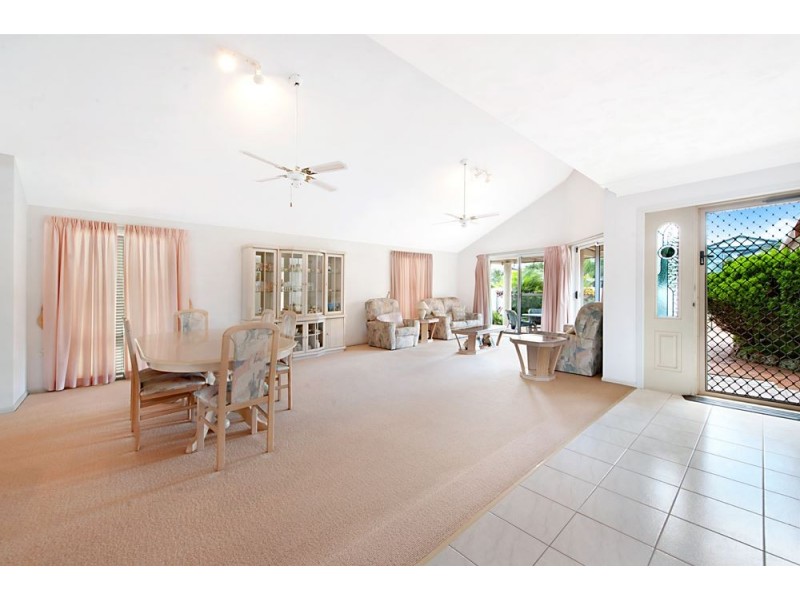 50 Pebble Beach Drive, Runaway Bay QLD 4216