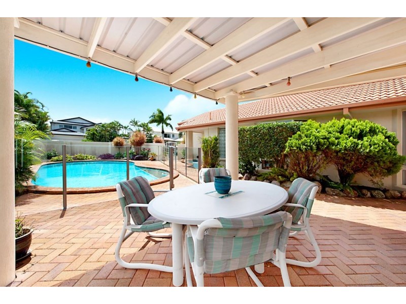 50 Pebble Beach Drive, Runaway Bay QLD 4216