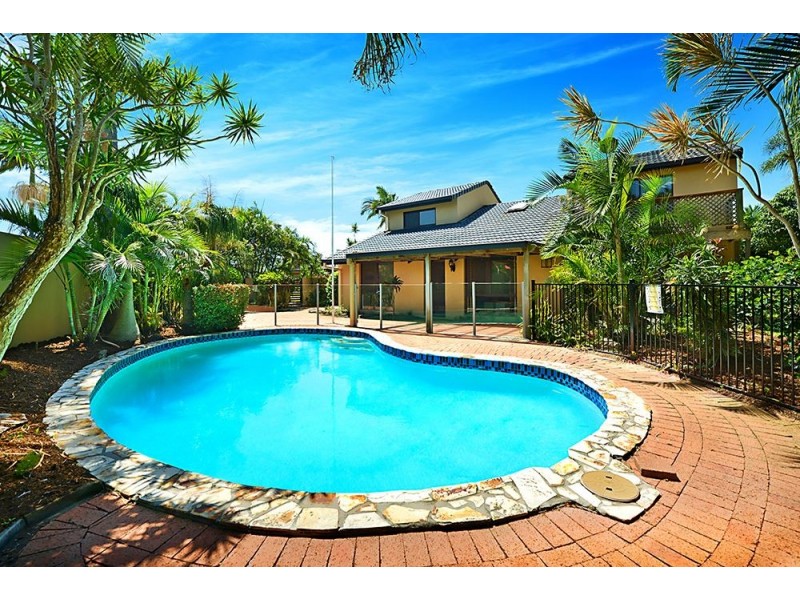 19 Henning Court, Mermaid Waters QLD 4218