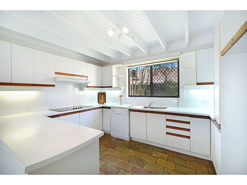 19 Henning Court, Mermaid Waters QLD 4218