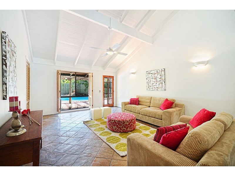 19 Henning Court, Mermaid Waters QLD 4218