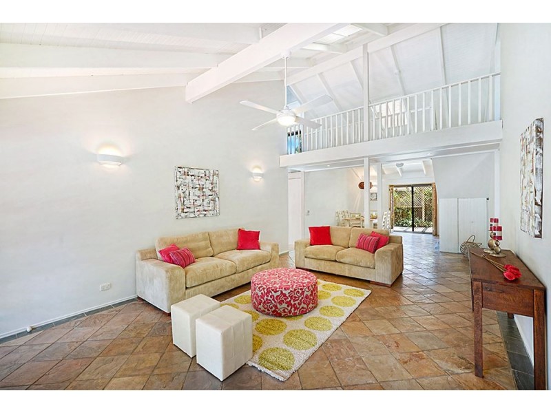 19 Henning Court, Mermaid Waters QLD 4218