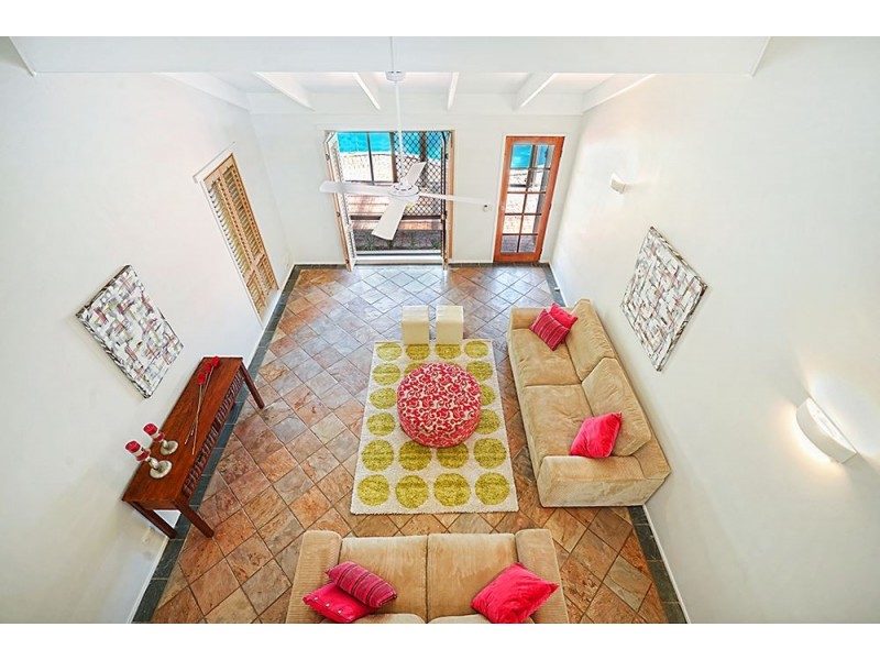 19 Henning Court, Mermaid Waters QLD 4218