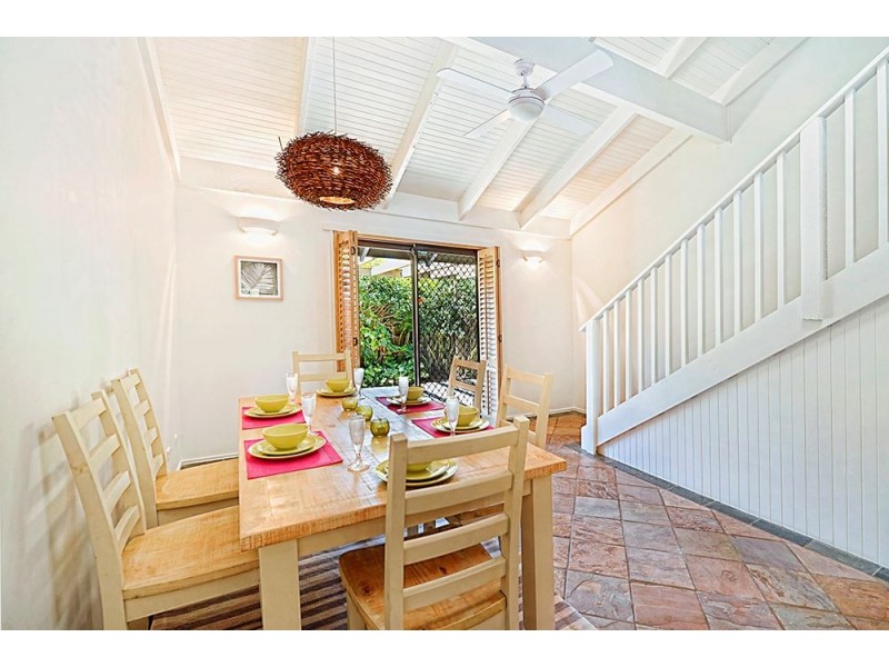 19 Henning Court, Mermaid Waters QLD 4218