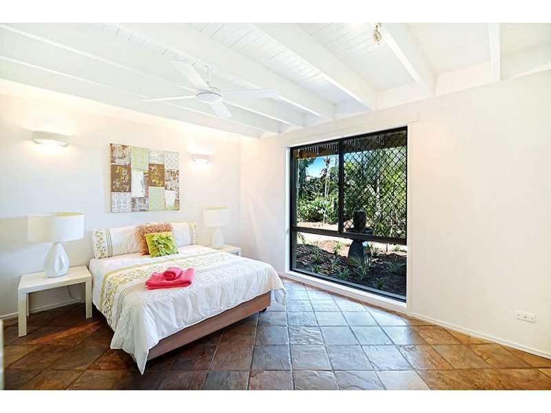 19 Henning Court, Mermaid Waters QLD 4218