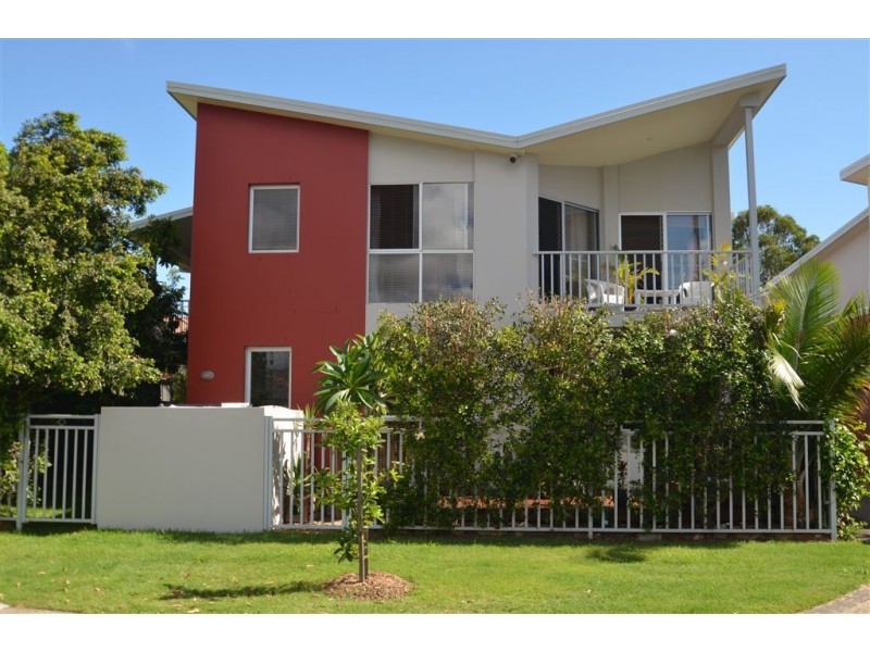 6 Comore Drive, Varsity Lakes QLD 4227