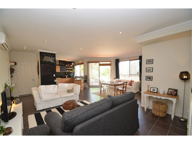 6 Comore Drive, Varsity Lakes QLD 4227