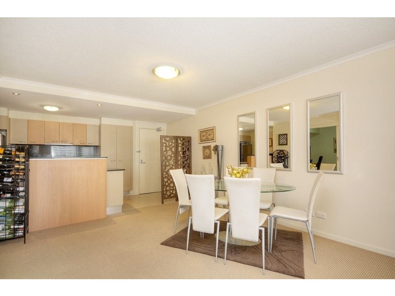 21 Cypress Avenue, Surfers Paradise QLD 4217